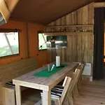 Casa de Férias Gemuetliches Safarizelt Mit Grill Und Garten By Interhome